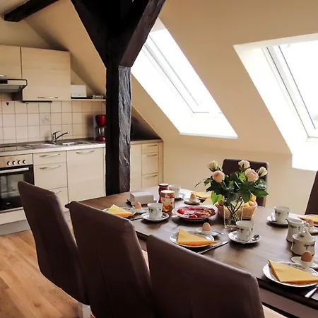 Rose Apartment *